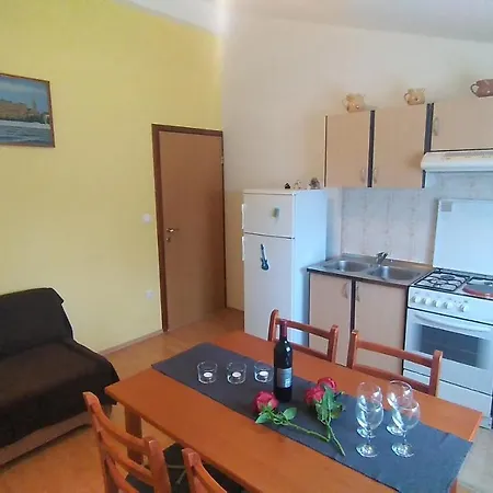 Ana Apartamento